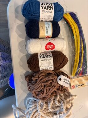 Bulk supply of crafting yarn 🧶 Navy, White & Brown Multi-Pack Yarn Set